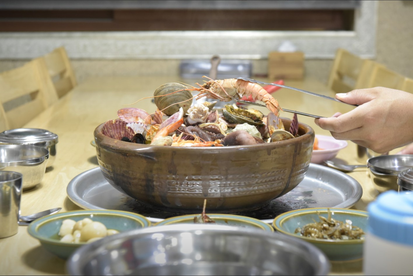 해물뚝배기. 출처 - 항만식당