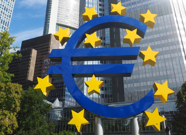 ECB vs 한국은행 통화 정책 차이 관련 이미지