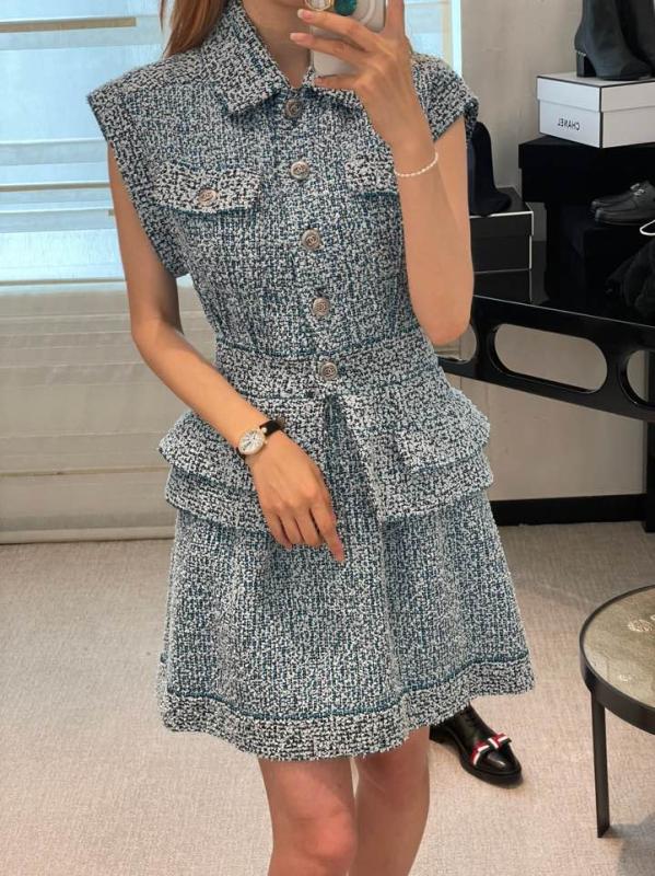 샤넬 트위드 슬리블리스 플레어 원피스 / 블루