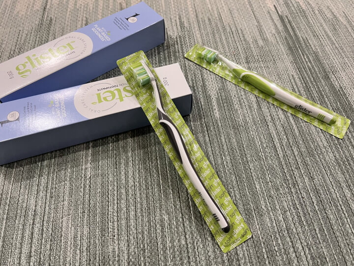 암웨이 치약과 칫솔