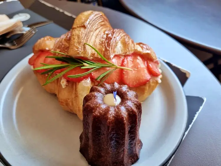 나혼자산다 나혼산 박세리 동네 빵지순례 크루아상 까눌레 베이커리 디저트 카페 성수동 맛집 위치 어디