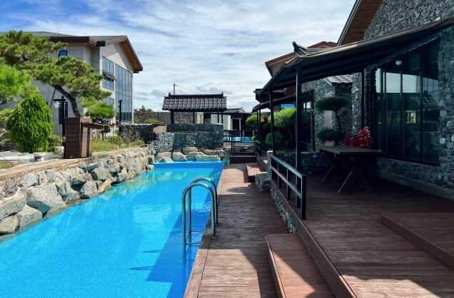 남자만인 오여 풀빌라