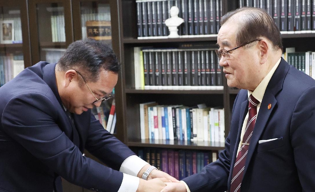조수연 광복회장 큰절 사과 이유