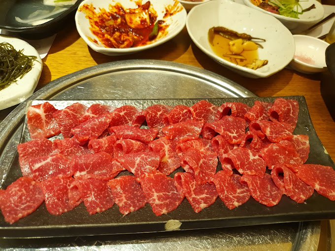 판교 돼지고기집 '천지연'