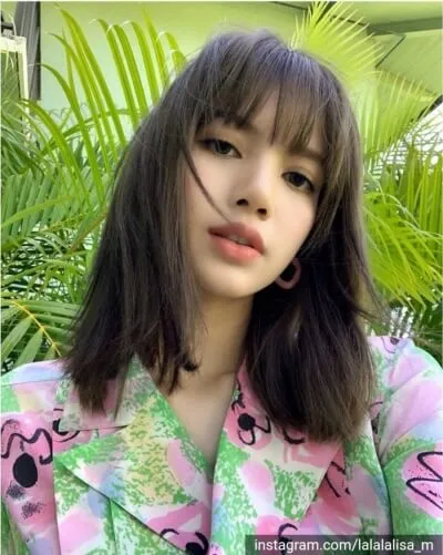 블랙핑크-리사-셀카-2