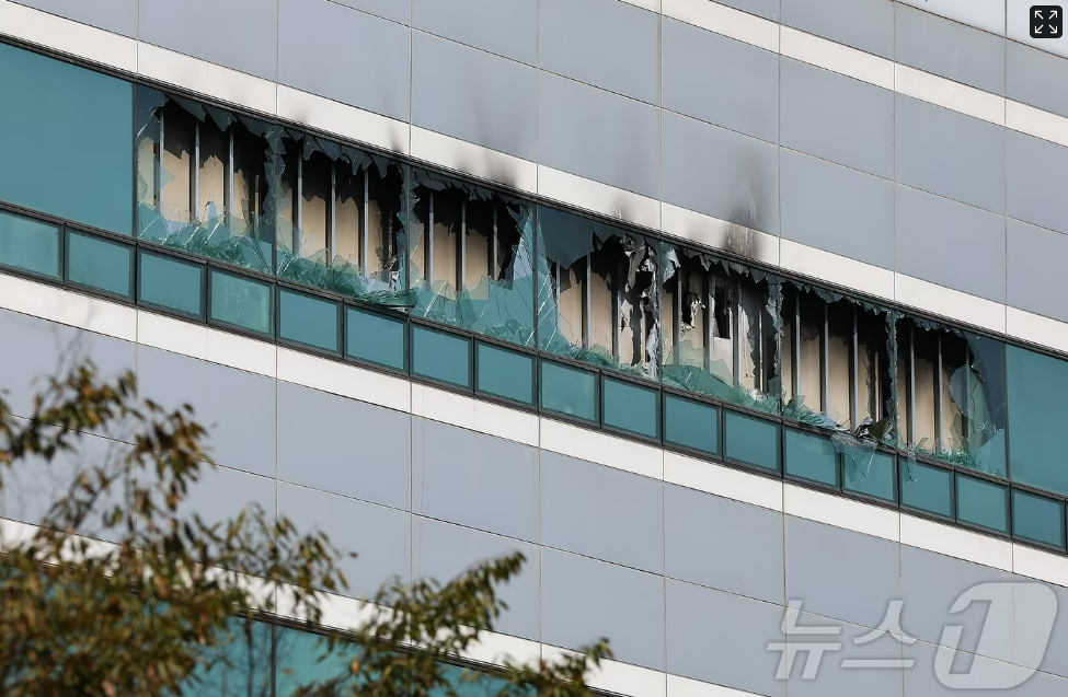 국가정보자원관리원 화재와 원인, 영향, 해결책, 서비스 정상화 시기?(정부24 서비스 불가, 우체국 예금 및 보험 서비스 불가, 홈택스 접속 불가, 국민건강보험 접속 불가, 우체국 소포 우편 서비스 마비, 서비스 재시작 시기, 국정자원)