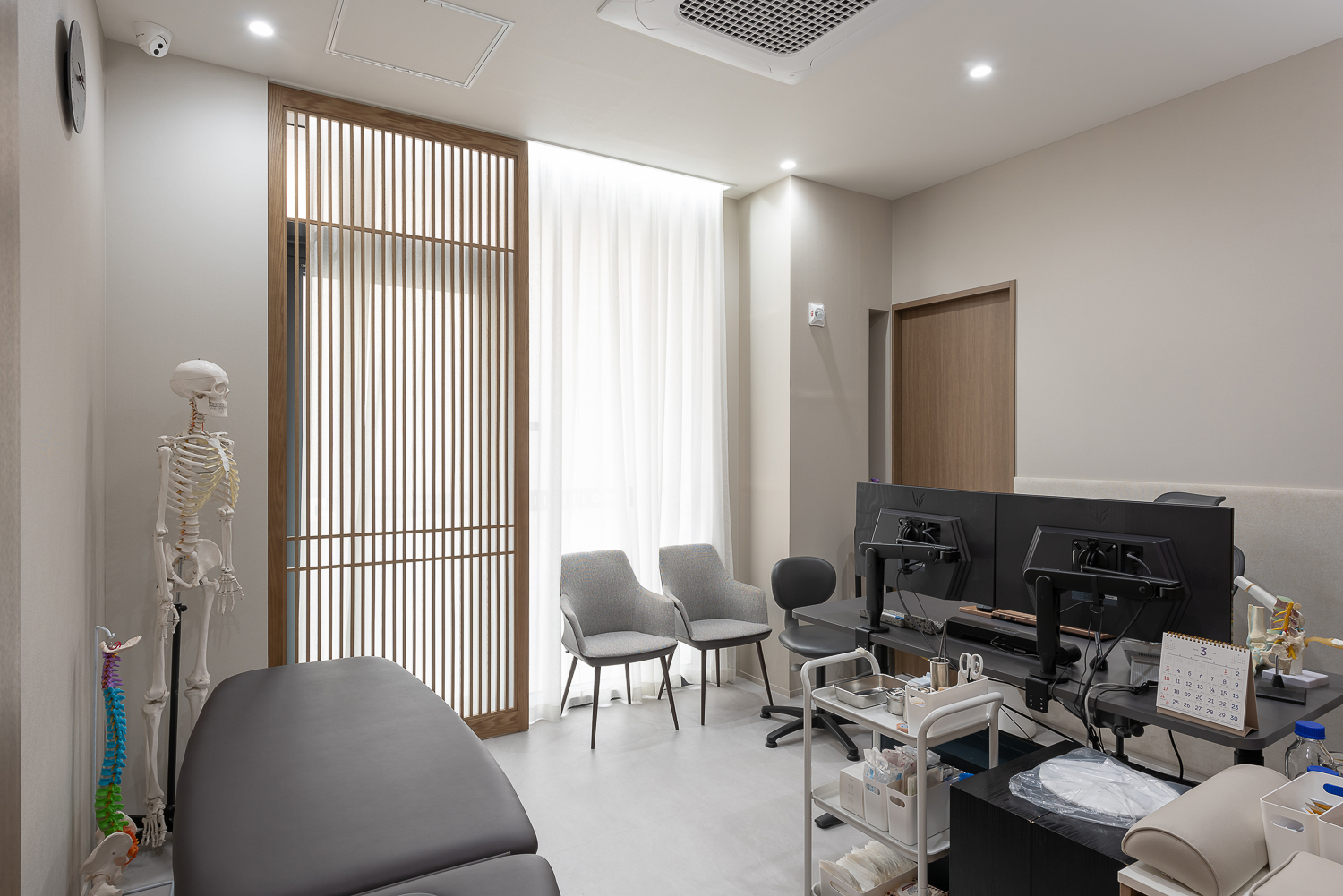 서울고마운정형외과 진료실 측면