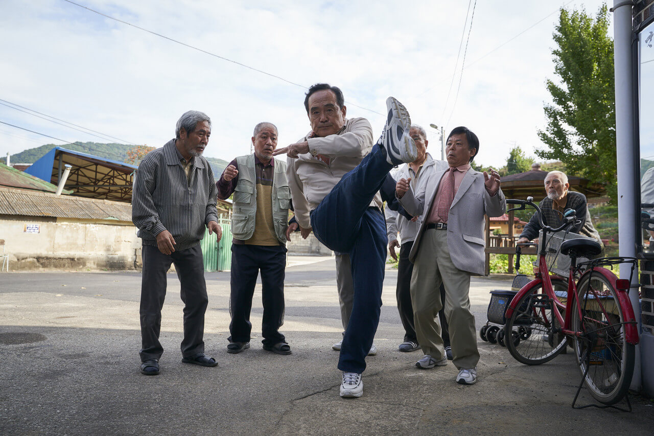 좀비에게 물린 뒤 회춘한 만덕