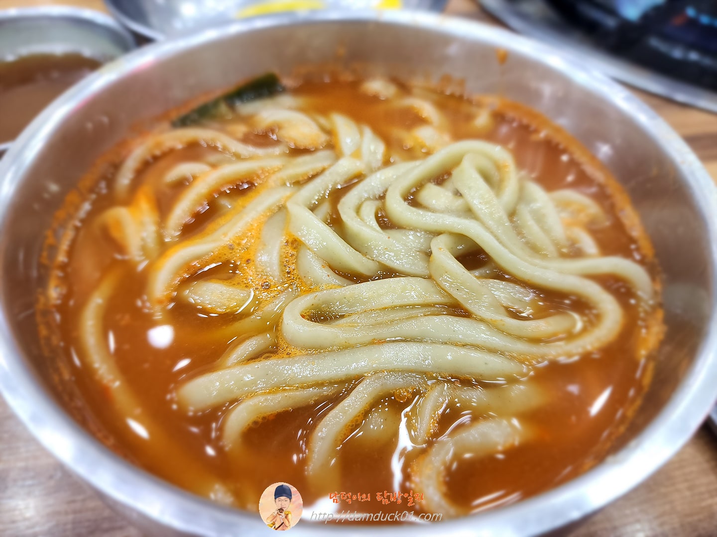 얼큰해물칼국수