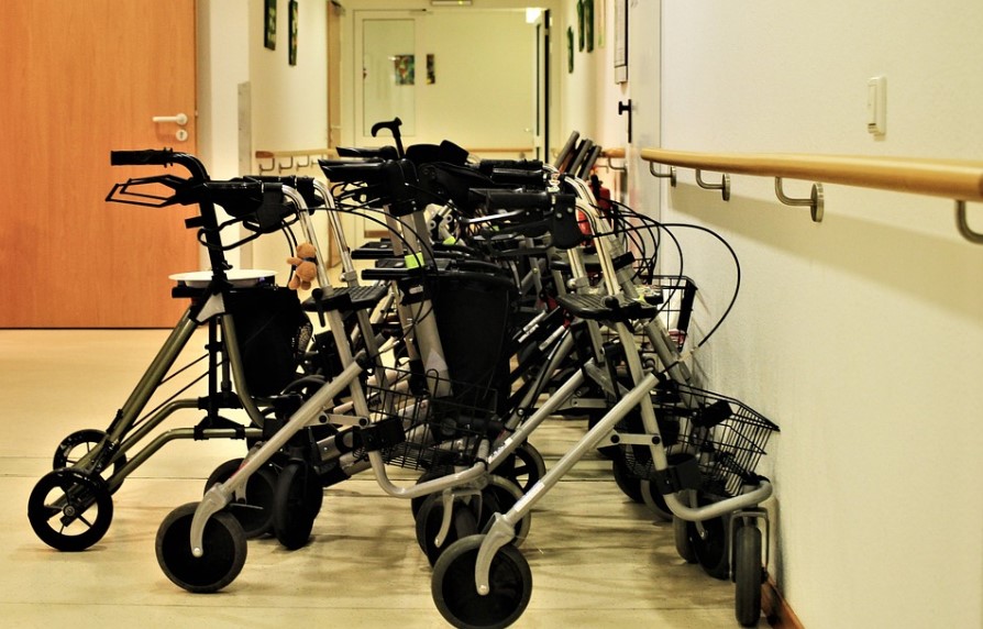 2025요양원 창업 소규모 운영 관련한 사진