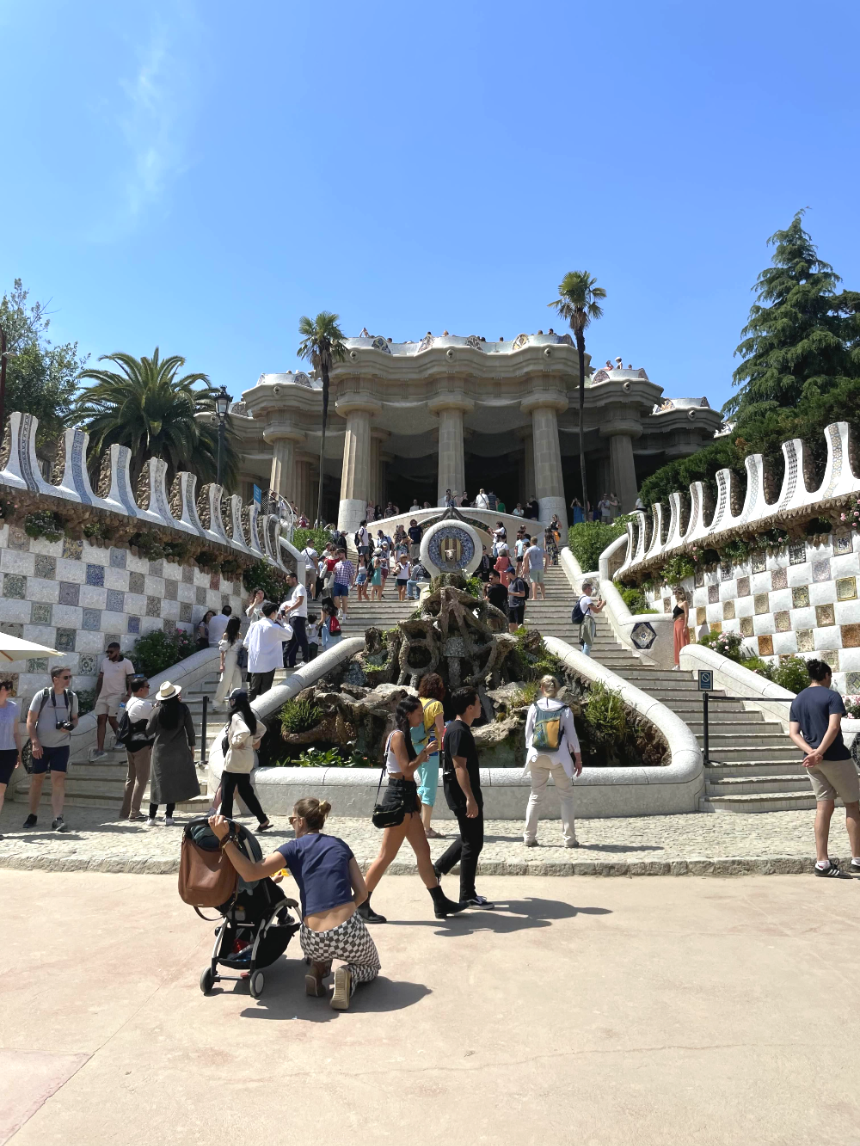 구엘 공원-지하수의 수호신 퓨톤