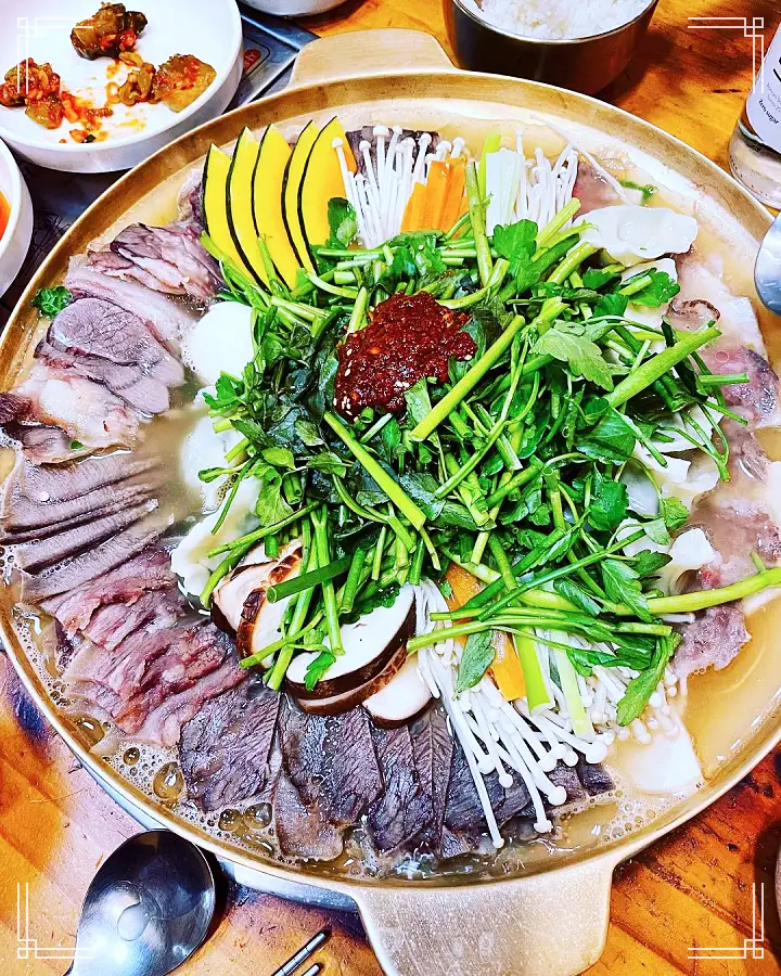 생방송오늘저녁 송파구 방이동 차돌 어복쟁반 연 매출 6억 65년 전통 비법 노포 밀면 손만두 맛집 추천