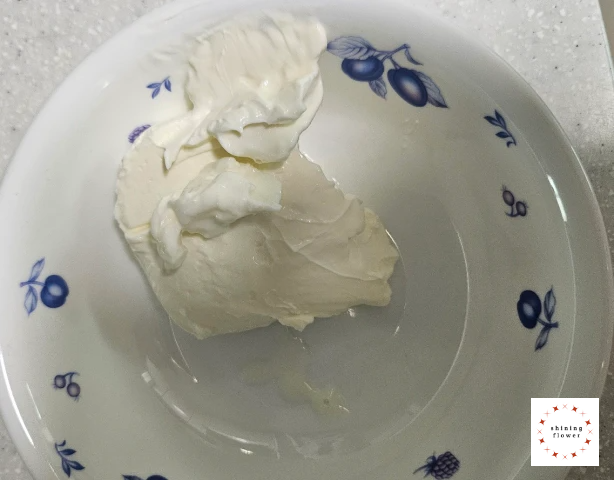 대파크림치즈베이글-크림치즈 덜어두기