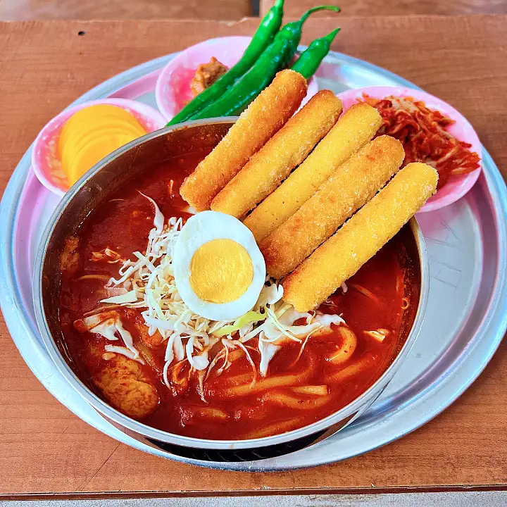 대구 서문시장 칼제비, 한복, 건어물, 오코노미 김밥 삼각비빔만두 맛집 전국 택배 주문 가볼만한 곳 추천