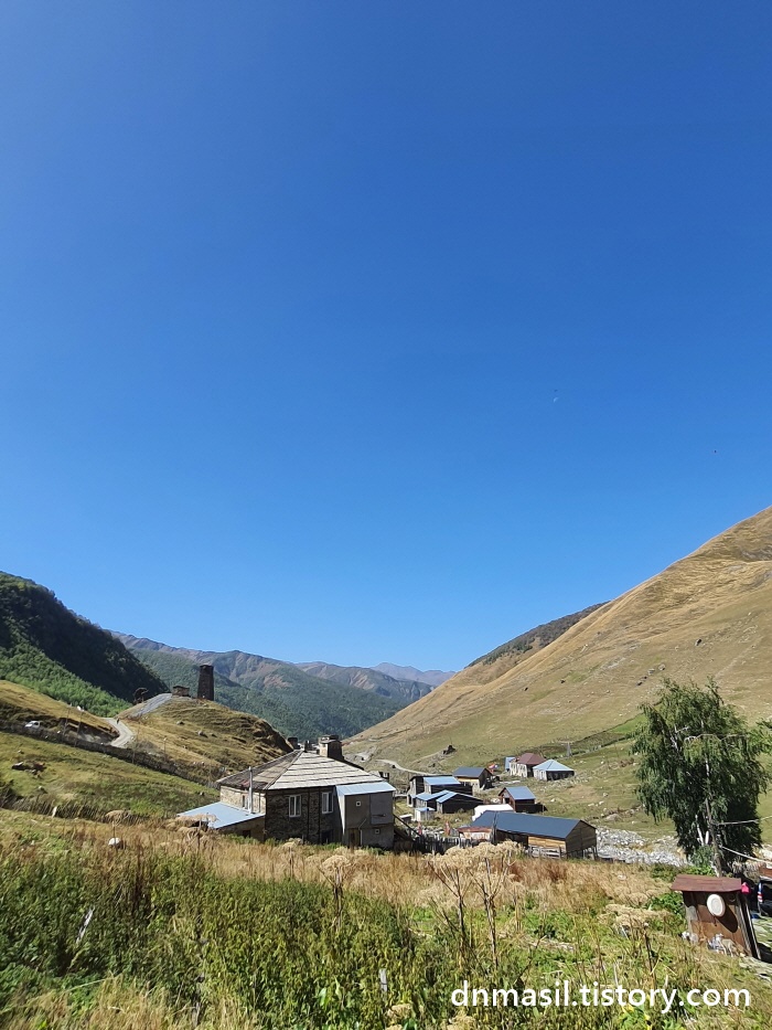 우쉬굴리 식당에서 본 풍경