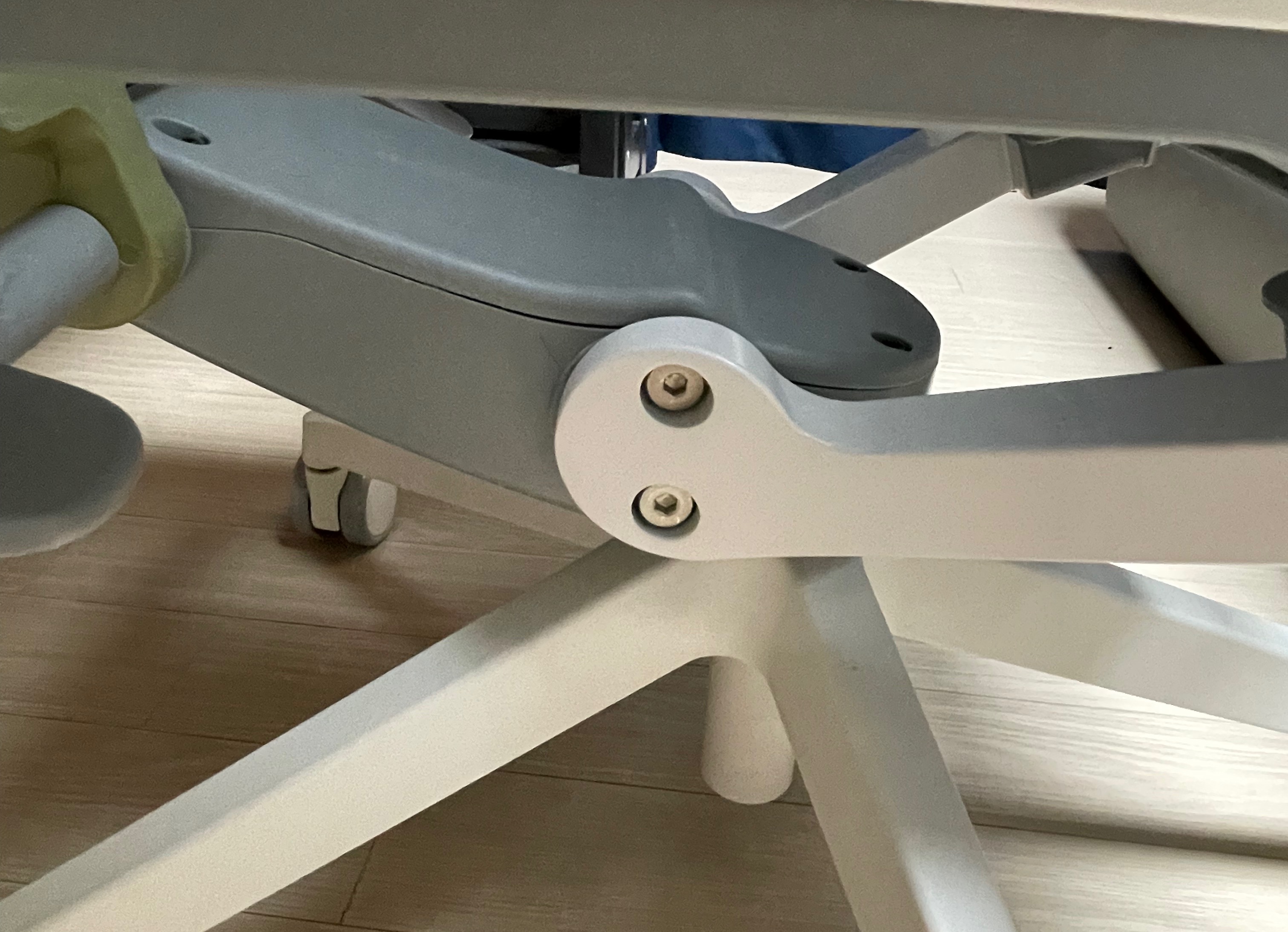 시디즈 T50 air 매쉬 단점 하부 먼지 쌓임