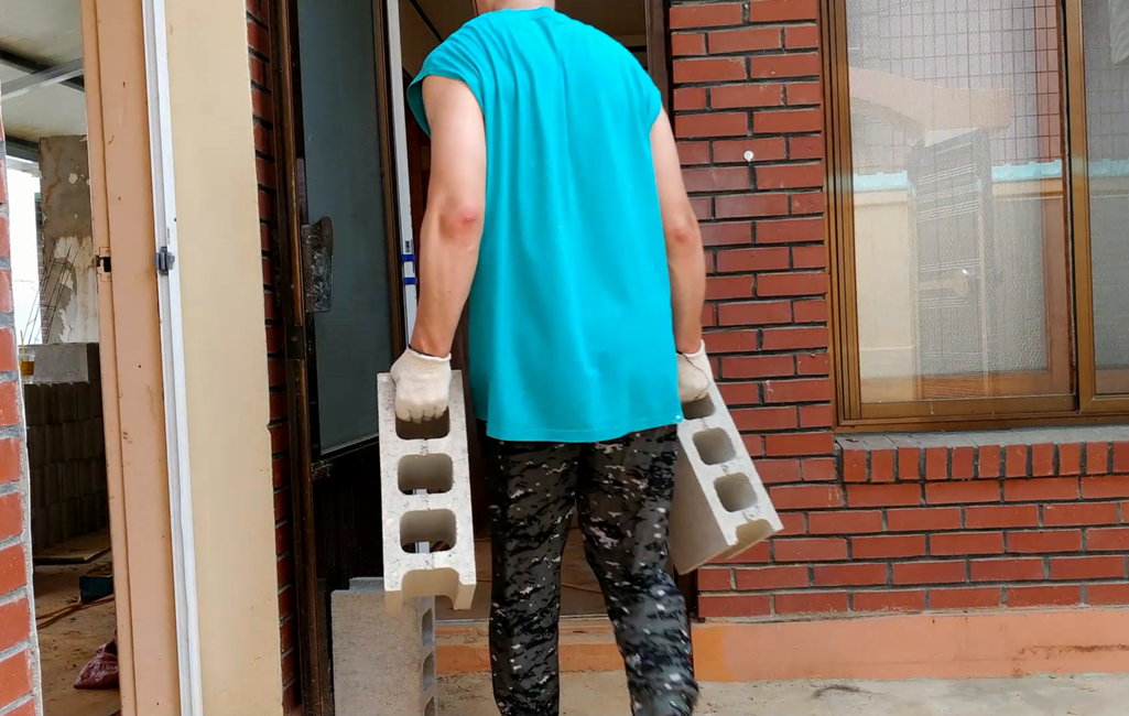 6인치 블럭 운반 모습