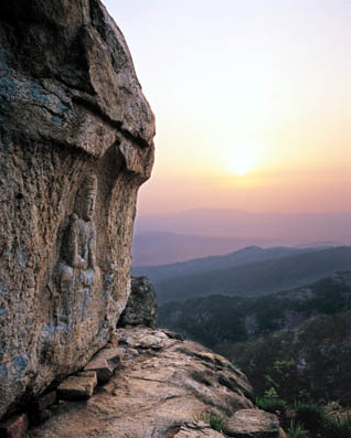 경주에서 느끼는 역사와 자연, 남산