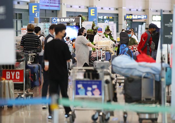 인천국제공항-붐비는-사진