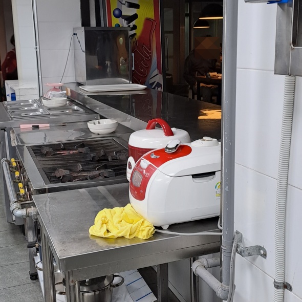 셀프다이닝 주방입니다.