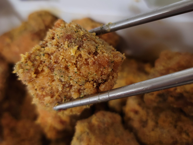 크랑이치킨 조각