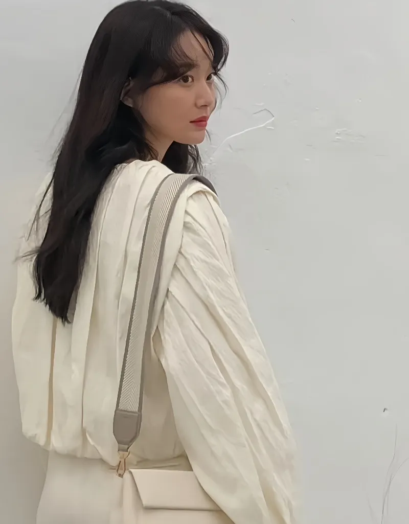 신민아 패션&amp;#44;신민아 스타일링&amp;#44;신민아 ZARA&amp;#44;루이비통 신민아&amp;#44;시퀸 드레스 추천&amp;#44;ZARA 신민아 룩&amp;#44;ZARA 실버 드레스&amp;#44;ZARA 시퀸 드레스&amp;#44;SPA 브랜드 대체템&amp;#44;셀럽 스타일 따라잡기