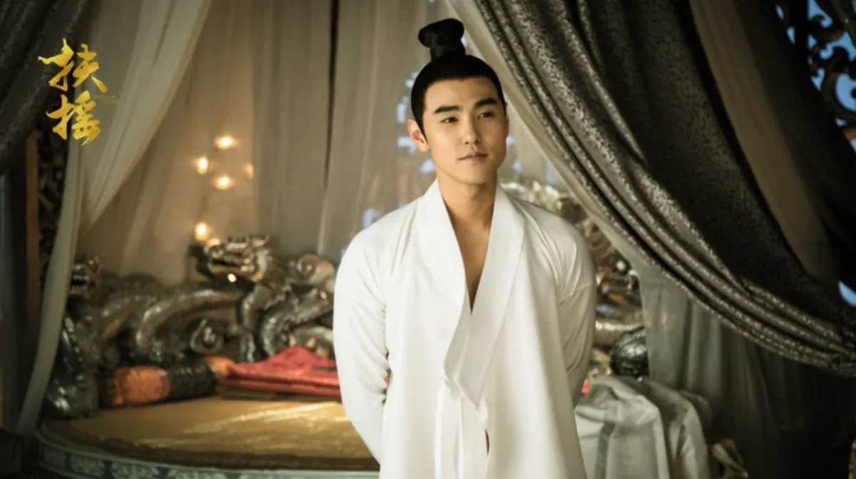 침실에서-잠옷만-입고있는-원경천-부요황후