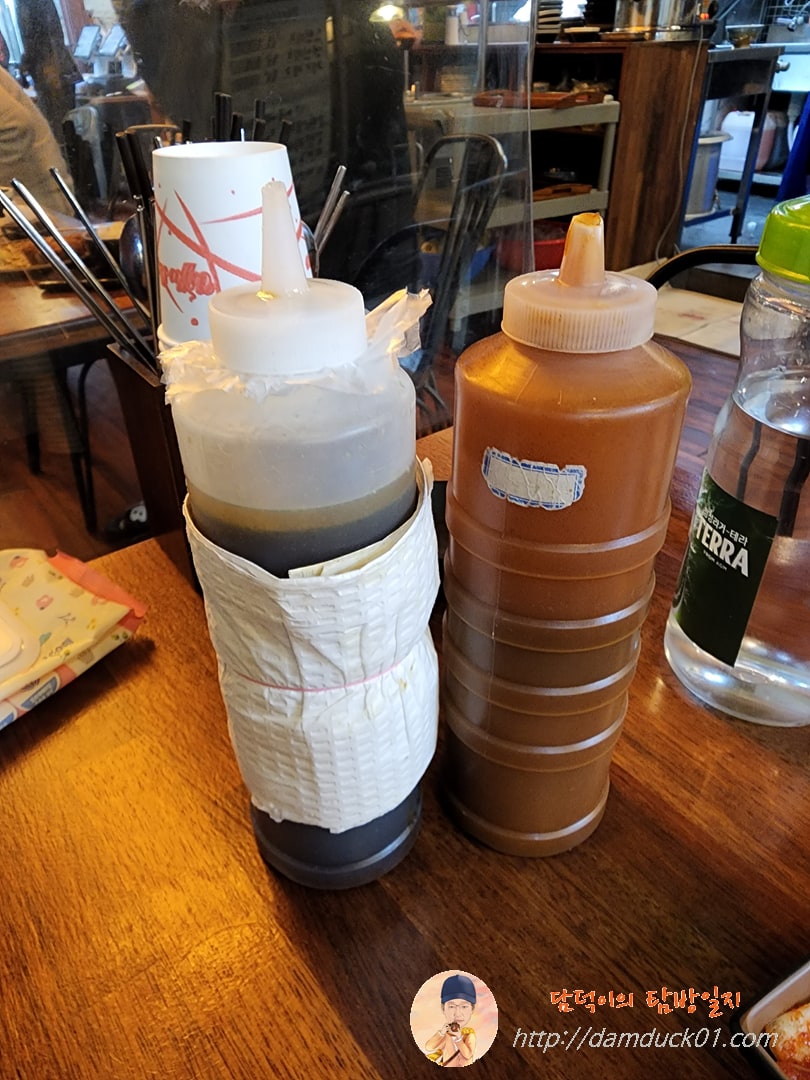 양배추 샐러드 소스와 돈가스 소스