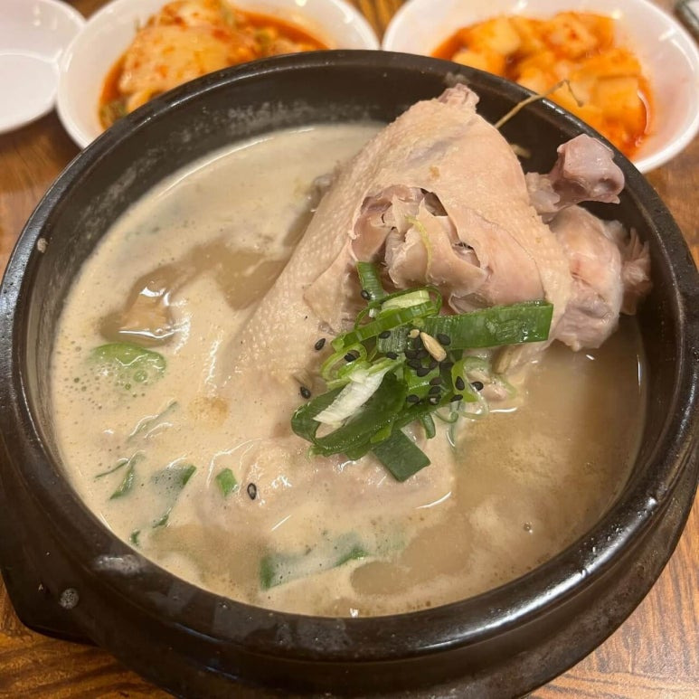 종로 한옥 삼계탕집, 토속촌 삼계탕