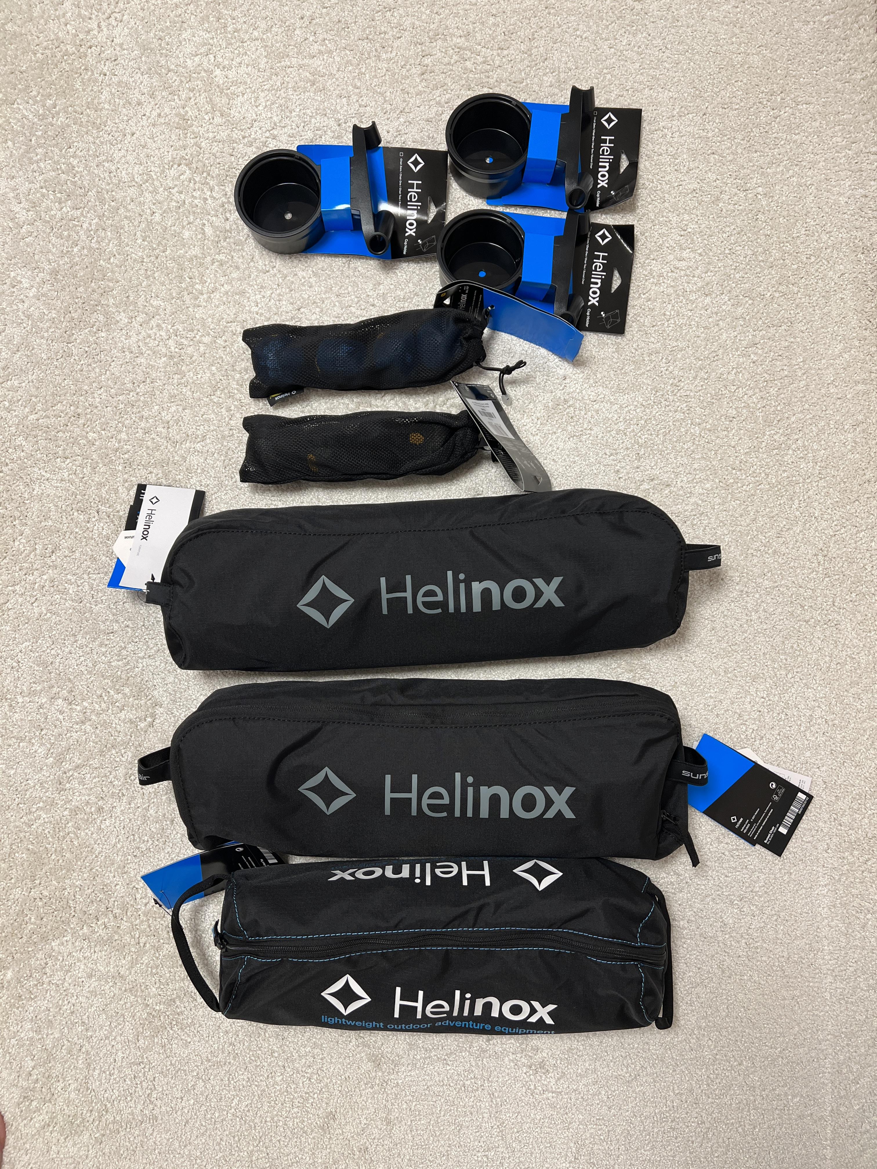 선셋 체어와 테이블 및 컵 홀더