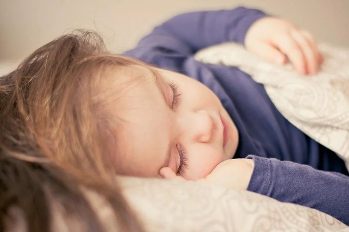 잠투정 심한 아이, 잠안자는 아이, 잠못자는 아이 재우는법