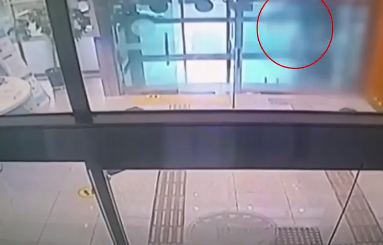 경찰서에 불 지른 고등학생