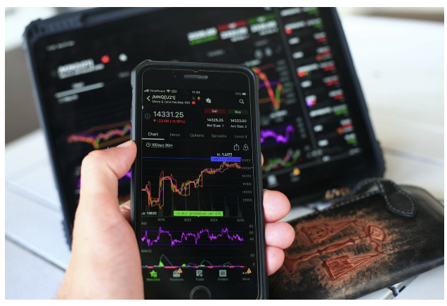 투자 실패 일지: 내 계좌가 빨갛게 물들던 날들