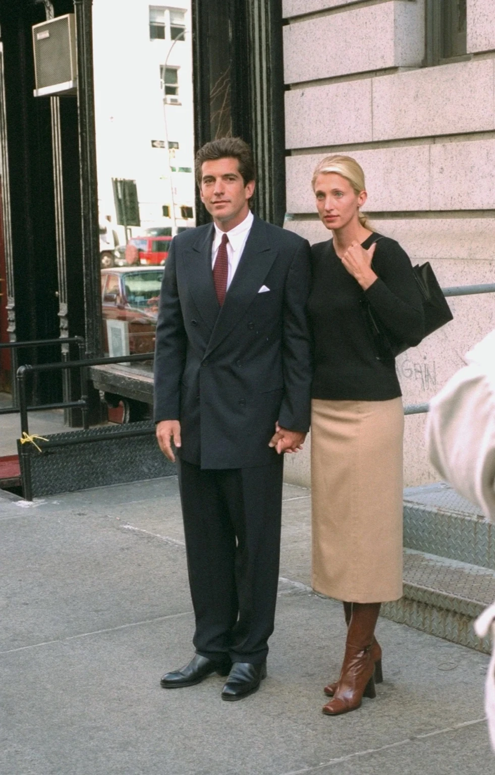 캐롤린베셋&#44;캐롤린베셋케네디&#44;캐롤린청바지&#44;부츠컷진&#44;90년대패션&#44;미니멀리즘룩&#44;콰이어트럭셔리&#44;리바이스517&#44;청바지스타일링&#44;아메리칸러브스토리&#44;HBO드라마&#44;존에프케네디주니어&#44;25년청바지트렌트&#44;레트로패션&#44;벨라하디드패션&#44;셀린느청청&#44;끌로에패션쇼&#44;티스토리패션&#44;트렌드분석&#44;패션아이콘&#44; 올드머니룩