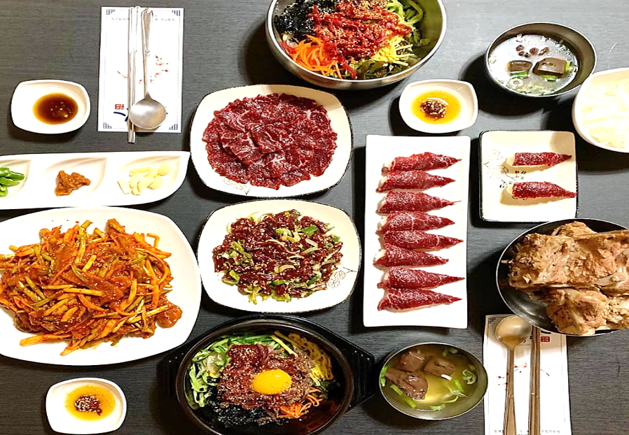 우낙비, 함평한우 반반 등 함평 전주식당의 대표메뉴 한상차림