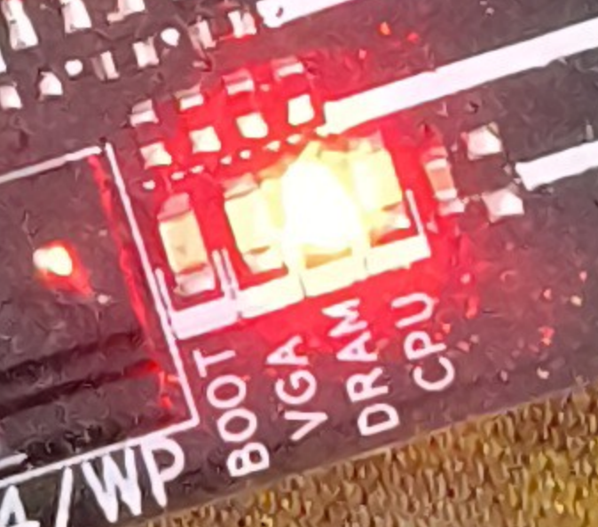 테스트된 ASROCK 메인보드에 손님 메모리 꽂으면 DRAM LED 켜지면서 부팅 안 됨