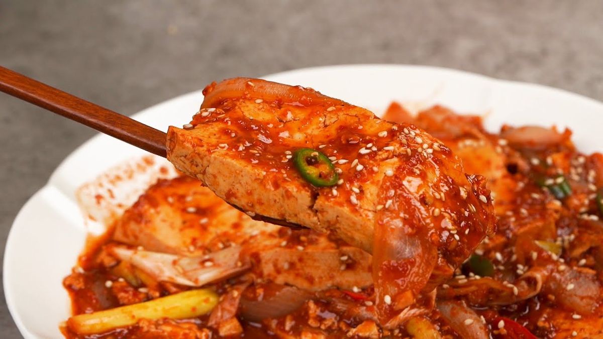 양념이 깊게 베인 맛있는 참치 두부조림