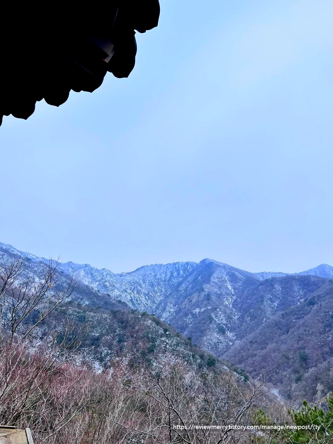 전망대 처마 뷰