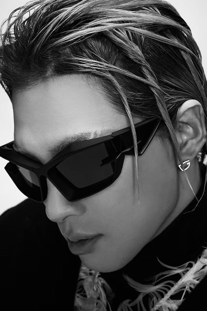 태양-지방시-매튜윌리엄스-화보-사진-2023-FW