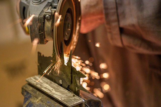 글라인더 작업 사진