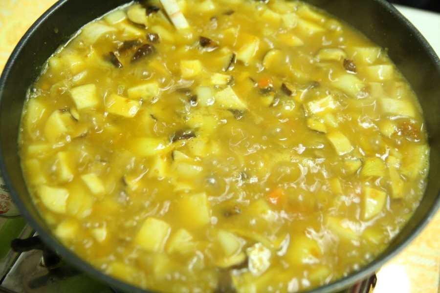 카레가루 넣은 모습