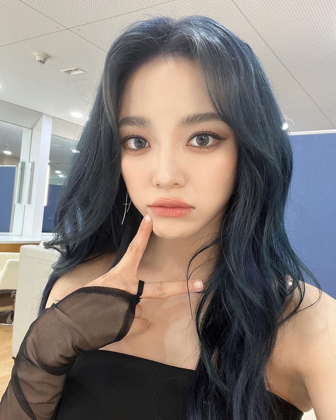김세정 섹시미 넘치는 엠카운트다운MC