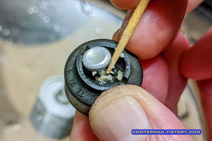 유니매틱 이물질 제거