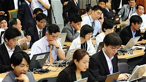 기자간담회에 참석하고 있는 기자들