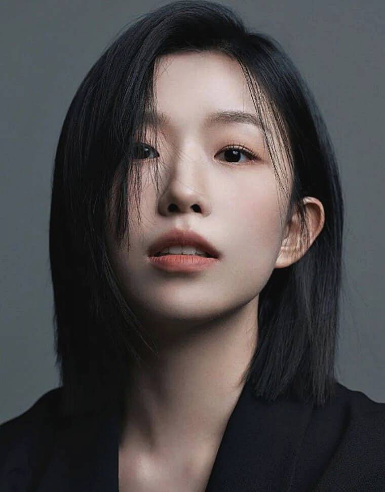 배우-윤가이