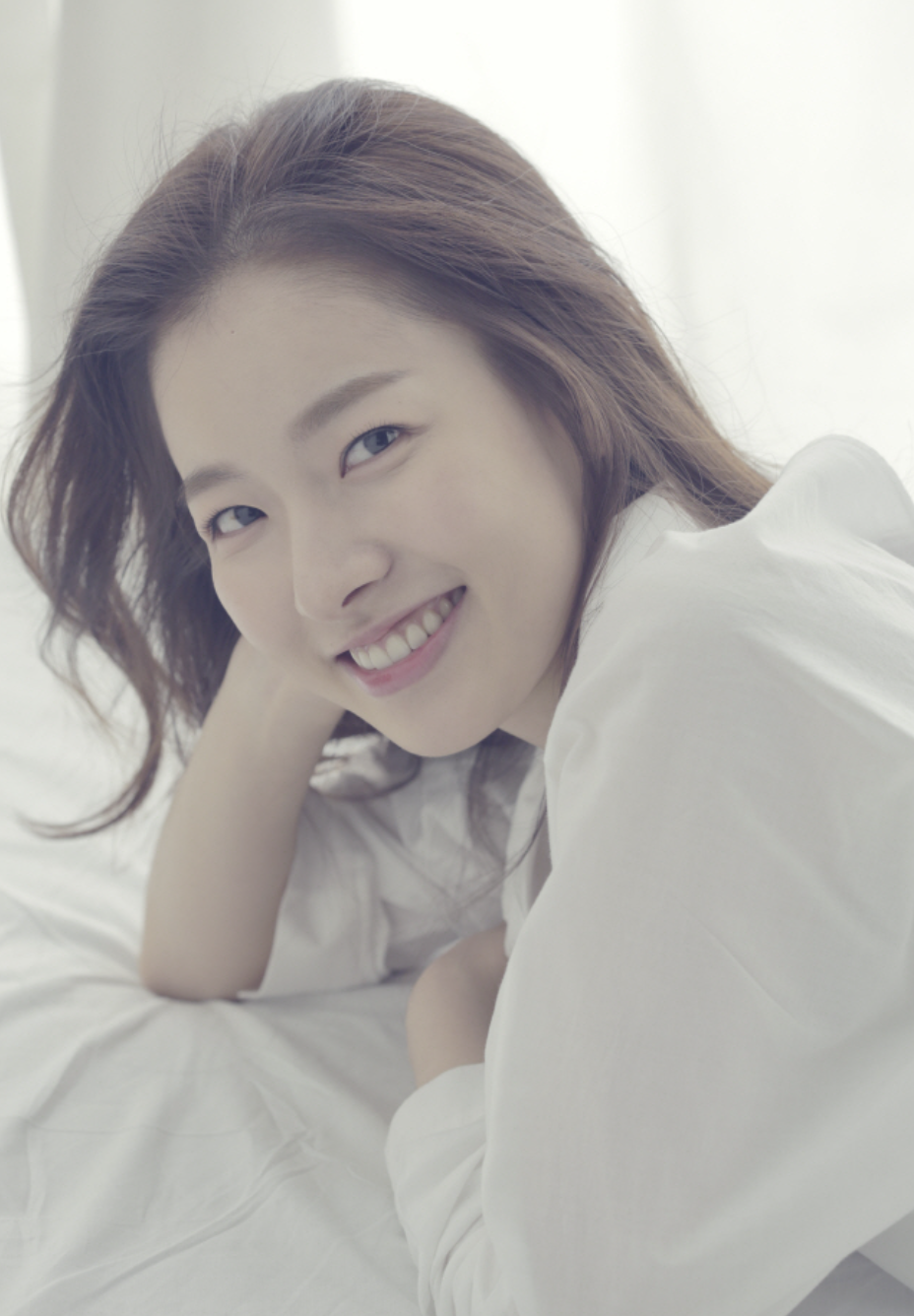 이시아 화보 미소