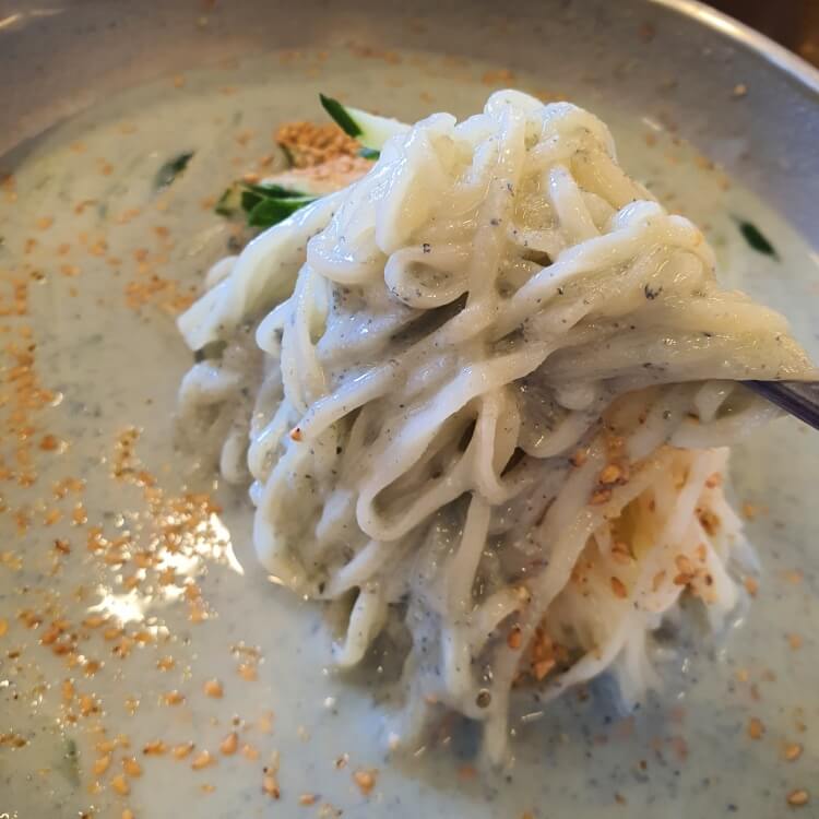 쫄깃한-콩국수-면발