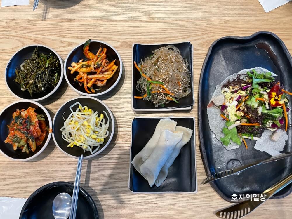 중문 제주오성 식당 - 기본찬 구성 모습