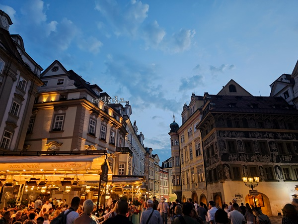 천문시계_근처_노천카페