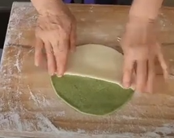 쑥콩칼국수반죽